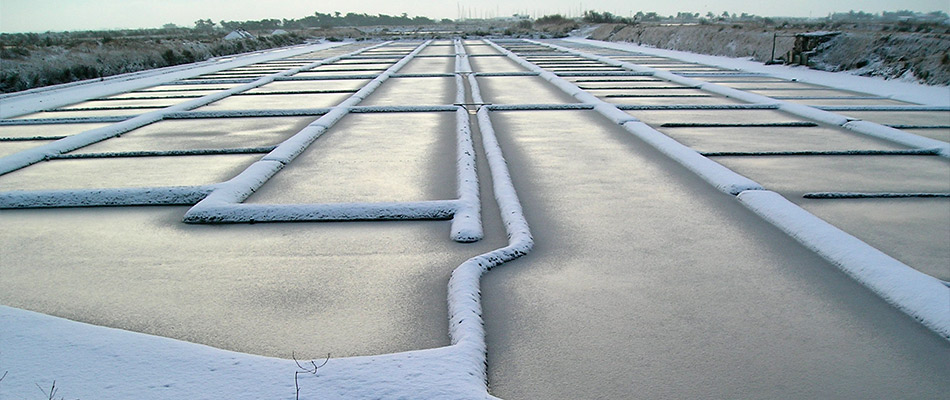 Les Marais salants en hiver sous la neige